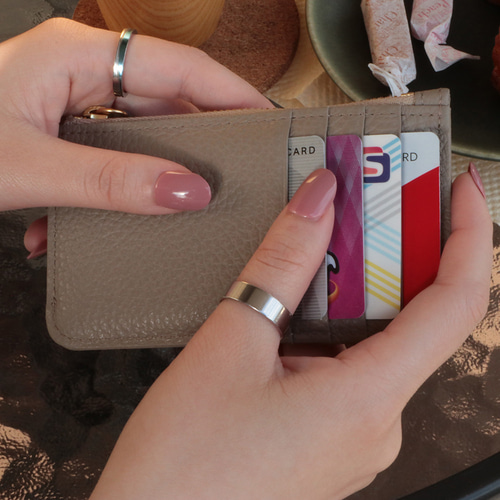 キャシュレスにおススメ”大人かわいい色味”のフラグメントケース