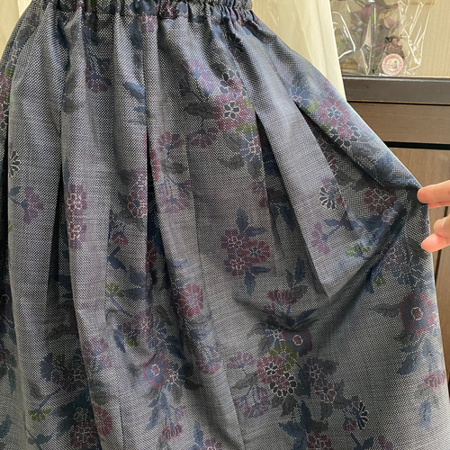 大島紬 絹 フレアスカート 花柄 ミモレ丈 着物リメイク 紺 藍 フリル 