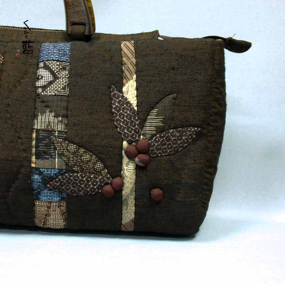 大島と紬の手さげバッグ　木製持ち手　ハンドバッグ　s2172 3枚目の画像