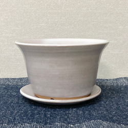 【ご予約者様専用】植木鉢　〜やわらかな白色・受け皿付き〜 2枚目の画像