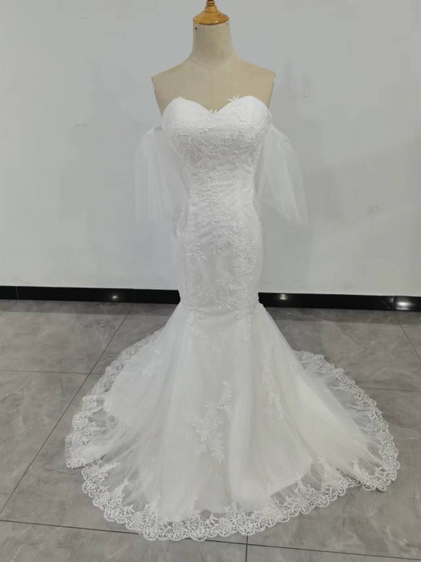 送料無料！ウエディングドレス マーメイドライン 3D立体レース刺繍 華やかなトレーン花嫁/結婚式/披露宴