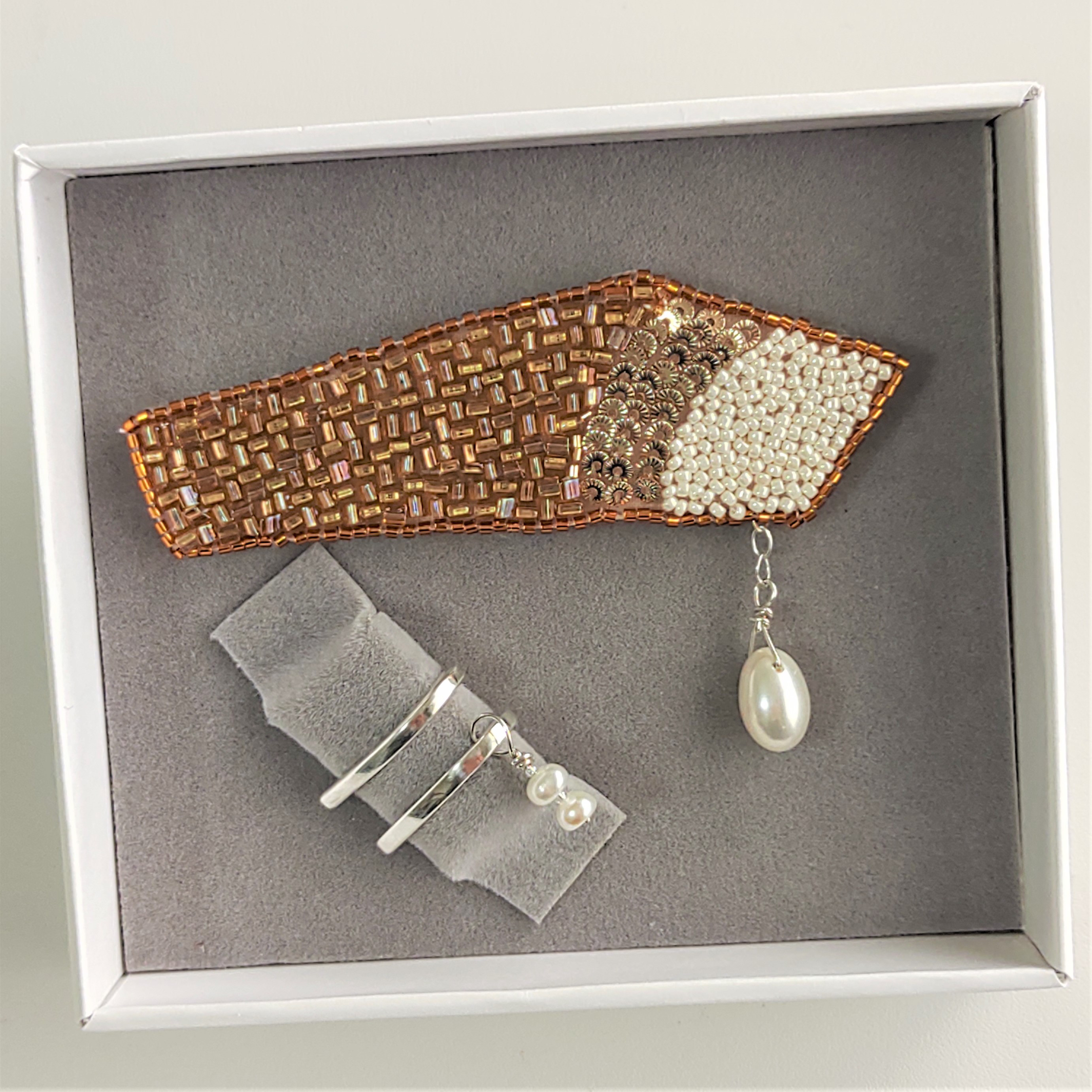 母の日xCreema限定　淡水パールとブローチ＋SV925イヤーカフ（淡水パール付き）