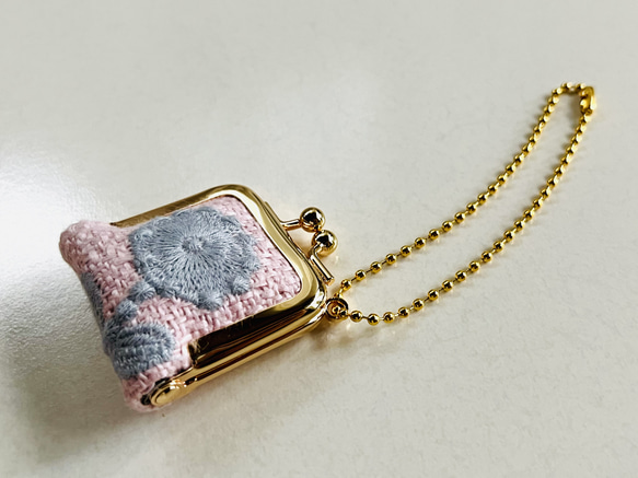 ミナペルホネン　がま口アクセサリーケース　ボヌール　桜ピンク　バッグチャーム　コインケース 2枚目の画像