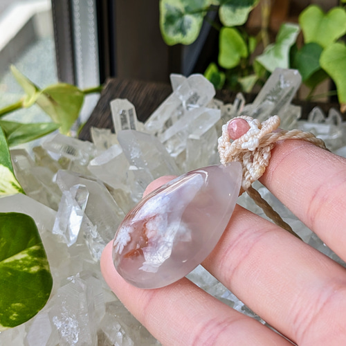 桜瑪瑙☆大粒☆チェリーブロッサムアゲート マクラメペンダント