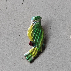 1個　ヴィンテージ　エナメル加工　グリーン　鳥のチャーム 2枚目の画像