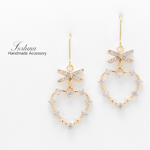 リボンとハート(1013) ピアス/イヤリング/ノンホールピアス/樹脂ピアス 