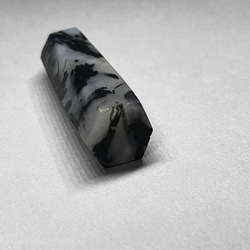 black tourmaline in quartz point / ブラックトルマリンインクォーツポイント：ブラックA 4枚目の画像