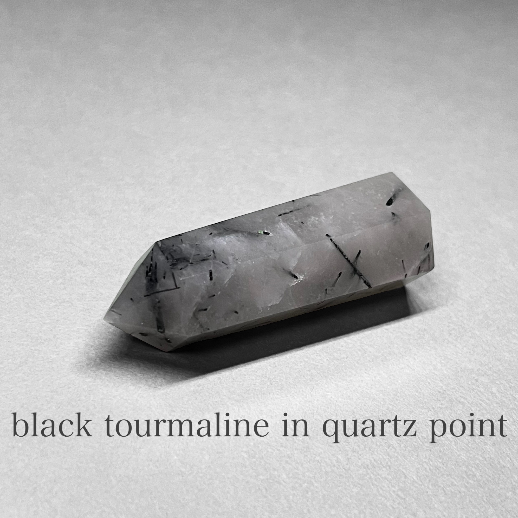 black tourmaline in quartz point/ブラックトルマリンインクォーツ