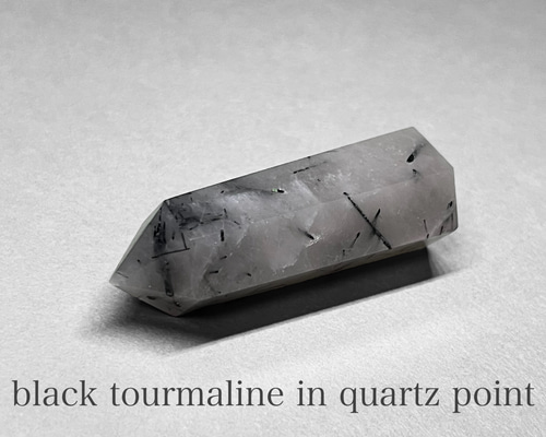 black tourmaline in quartz point/ブラックトルマリンインクォーツ