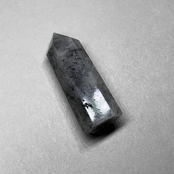 black tourmaline in quartz point/ブラックトルマリンインクォーツポイント : グレーB 2枚目の画像