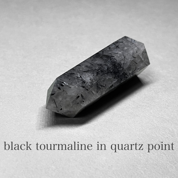 black tourmaline in quartz point/ブラックトルマリンインクォーツ