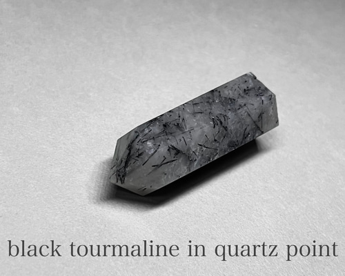 black tourmaline in quartz point/ブラックトルマリンインクォーツ