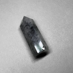 black tourmaline in quartz point/ブラックトルマリンインクォーツポイント : グレーC 2枚目の画像