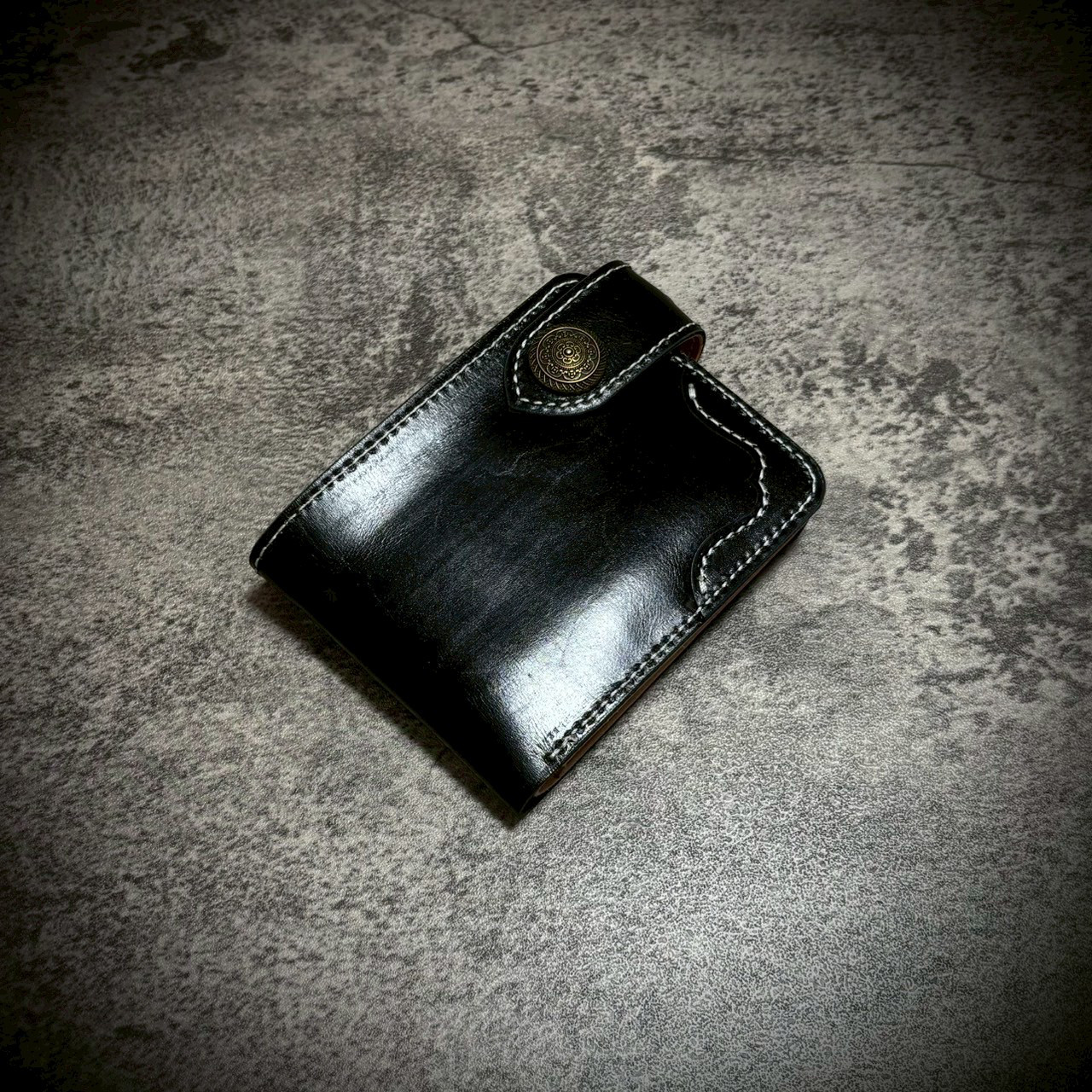 経年変化を楽しむ 総手縫い メンズ 二つ折り 財布 フルレザー コンチョ プルアップレザー ヌメ革 本革 牛革 革財布