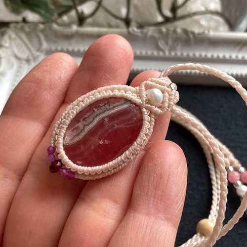 インカローズ（ロードクロサイト） ミニサイズ 天然石マクラメ編み