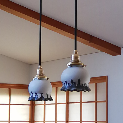 陶制ペンダントランプシェード 輪花黒彩 シーリングライト・ペンダント