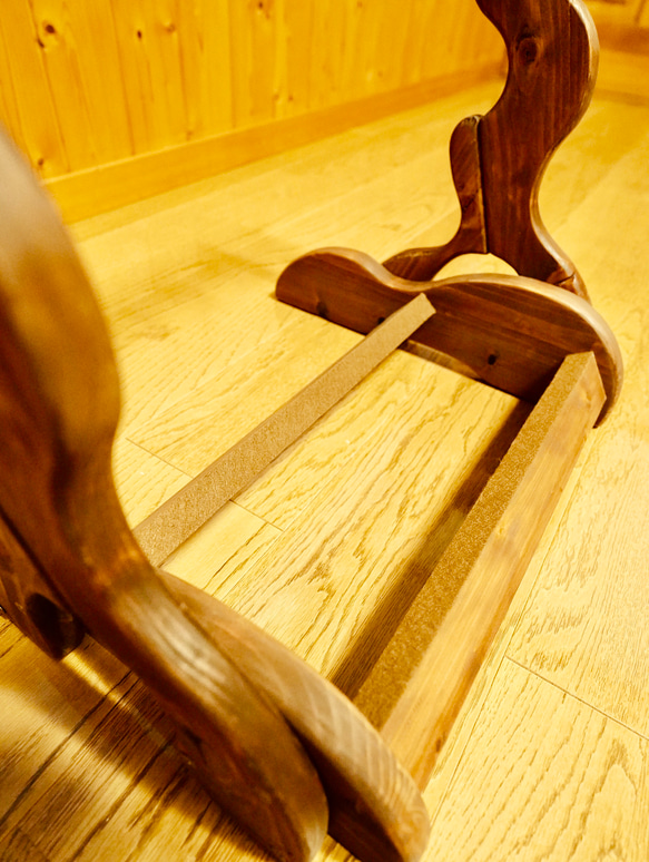 【限定１台】手作り木工　木製ウクレレスタンド（オイルステイン仕上げ） ３本掛け 7枚目の画像