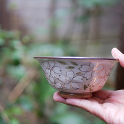 ご飯茶碗　桜　白・金彩（A) 　陶器　京焼・清水焼 1枚目の画像