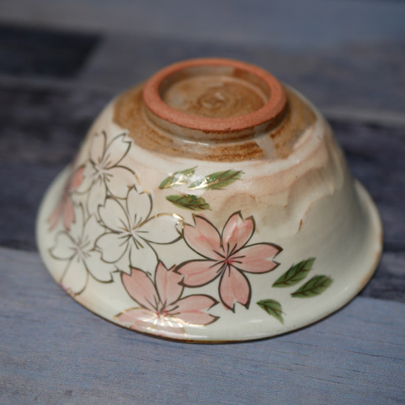 ご飯茶碗　桜　白とピンク・金彩　陶器　京焼・清水焼 3枚目の画像