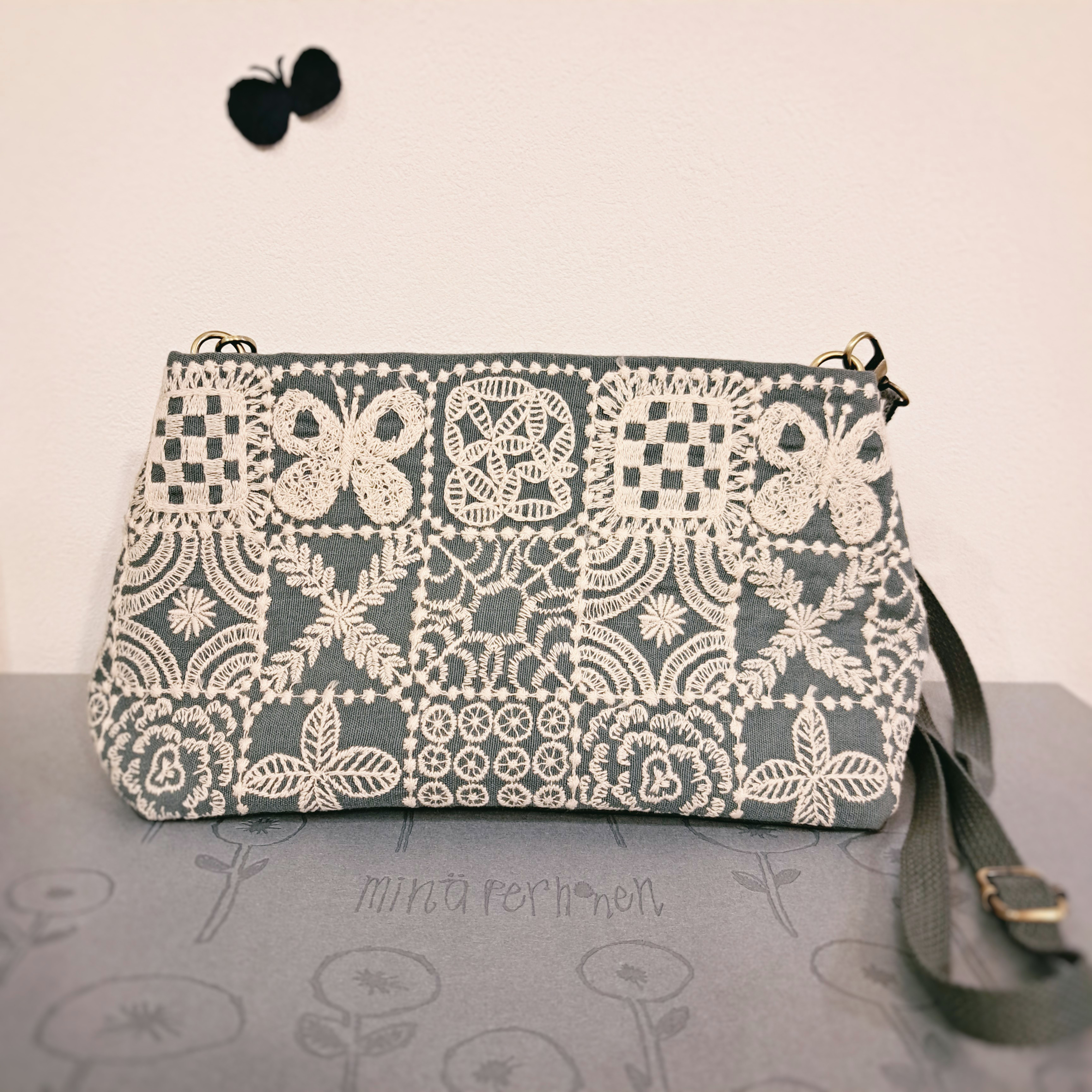 ハンドメイド ふっくらショルダーバッグ ミナペルホネン フォレスト