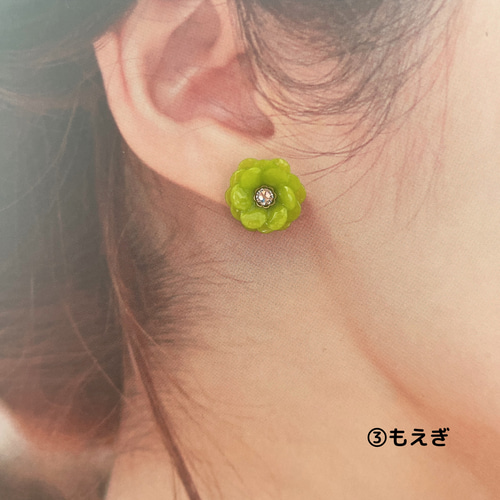 癒やしカラーで心もリラックス、緑色の紙の花ピアス/イヤリング ピアス