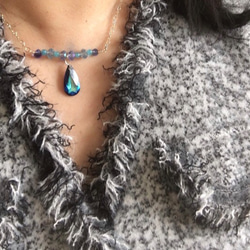 湛藍色的施華洛世奇水晶元素項鍊，14kgf愛心形鍊條 第5張的照片
