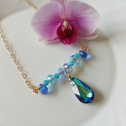 湛藍色的施華洛世奇水晶元素項鍊，14kgf愛心形鍊條 第2張的照片