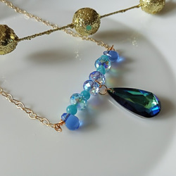 湛藍色的施華洛世奇水晶元素項鍊，14kgf愛心形鍊條 第8張的照片