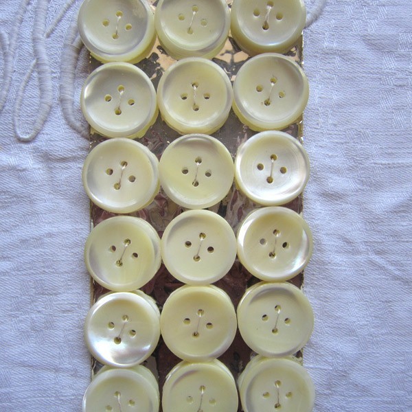 【22mm18個】貝ボタン フランスアンティーク マザーオブパール