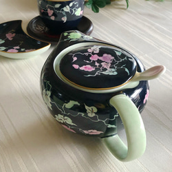 茶器セット・新茶を楽しむ葡萄柄の湯飲みとポット 3枚目の画像
