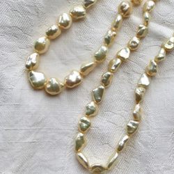 完売御礼　#400 keshi 湖水真珠　【半連19㌢】メタリック金色ケシ　7ミリ　本真珠　高品質淡水真珠 4枚目の画像