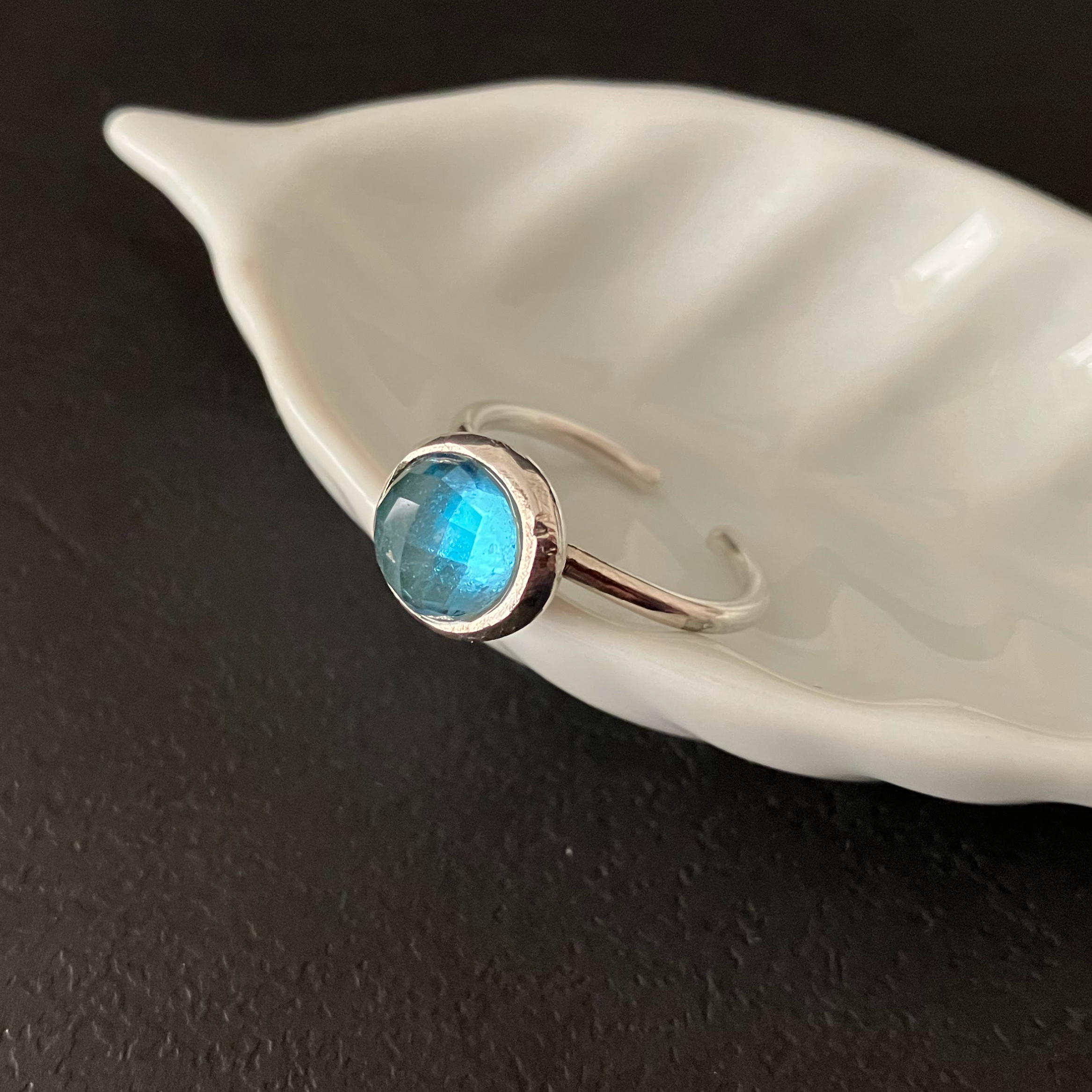 [ブルートパーズ] ROSE cut Lily フリーサイズリング - silver　受注後製作