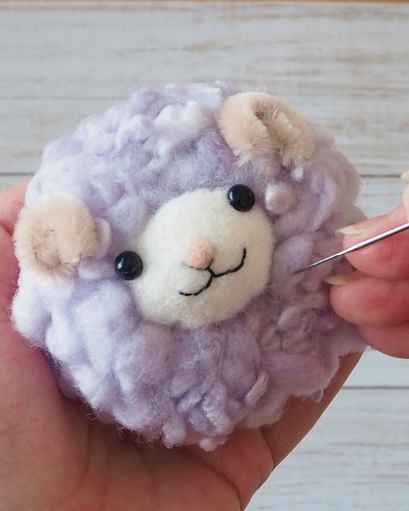 はじめてでも可愛く作れる！羊毛フェルト初心者さん向け動画付きひつじちゃんキット 3枚目の画像