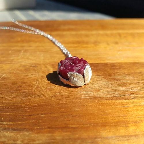 高品質 薔薇カットルビー ペンダントトップ◇ 数量限定 ルビー ローズカットダイヤモンド フラワーペンダントトップ