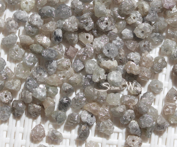 小粒ダイヤモンド ラフロック 約2mm前後☆10粒　さすがの煌めき✿天然石 3枚目の画像