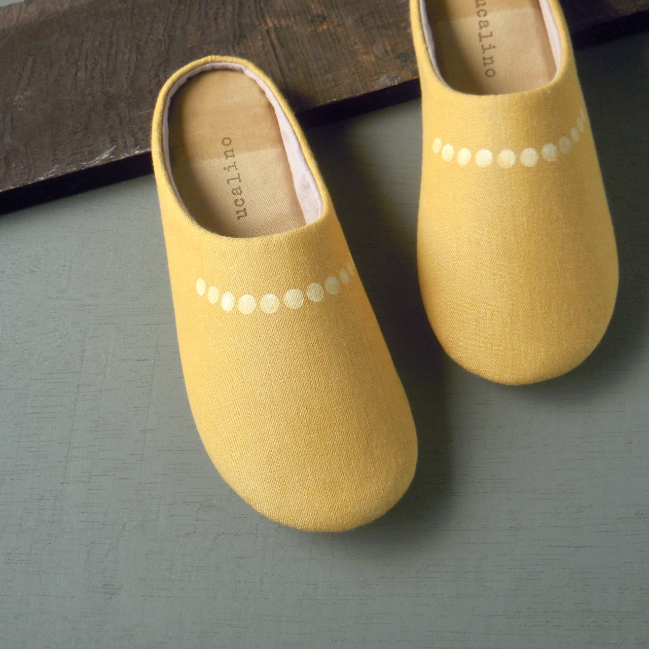 《特集掲載》ネックレス・イエローデニム／しっかりした作りのやわらか国産デニム製おしゃれルームシューズ（スリッパ）