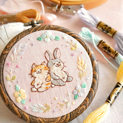 【刺繍キット】猫とウサギの仲良し刺繍キット 6枚目の画像