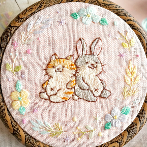 【刺繍キット】猫とウサギの仲良し刺繍キット 10枚目の画像
