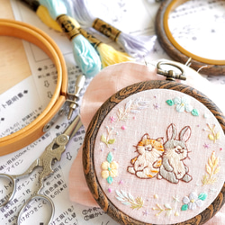 刺繍キット】猫とウサギの仲良し刺繍キット キット moha._.moha