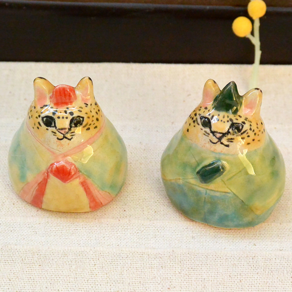 猫のお雛様　ひな人形　ヒョウ柄ネコ　ヒョウ・ねこ　手作り陶器・陶芸　ネコの置き物　おひなさま 2枚目の画像