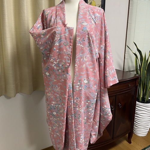 着物リメイク 振り袖羽織 春の花柄ピンク （裏付き） 着物 IZU