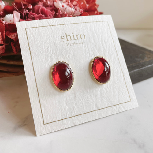 クラシカルな赤が魅せる＊チェコガラスの上品ピアス／イヤリング  