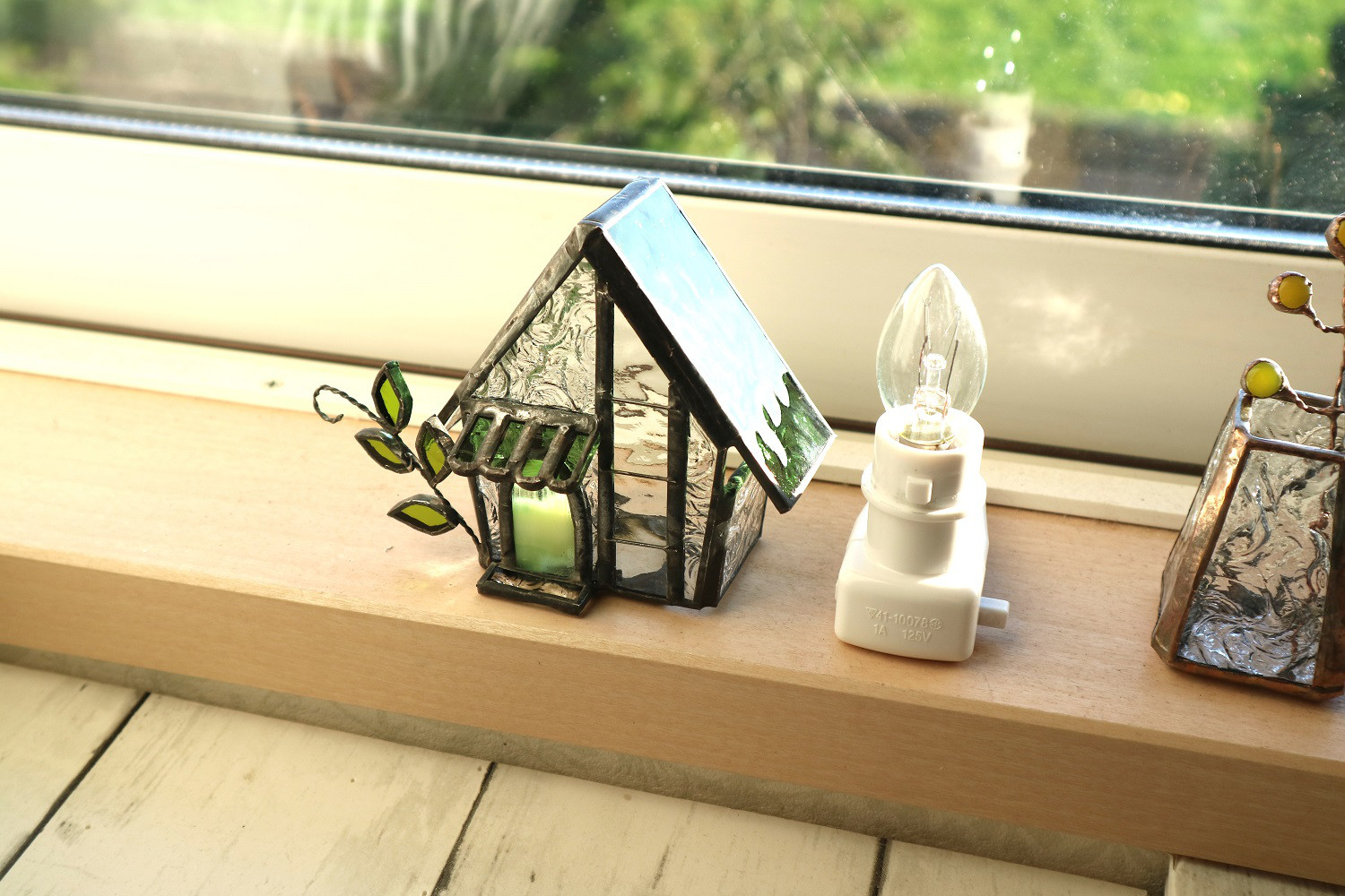 ステンドグラス・お休みランプ  オリーブグリーン(受注制作)