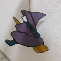 ハンドメイドのステンドグラス　魔女のシルエット ハンドメイドのステンドグラス 魔女のシルエット