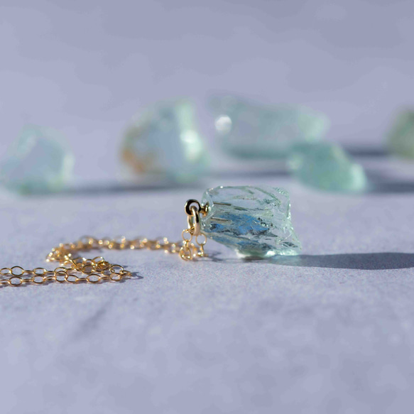 綠色海藍寶石礦物寶石項鍊 [金屬配件可選寶石] 手工天然石材配件 第1張的照片