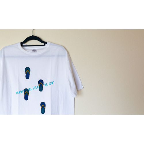 送料無料】オリジナルビッグシルエットデザインTシャツ 島草履(ブルー