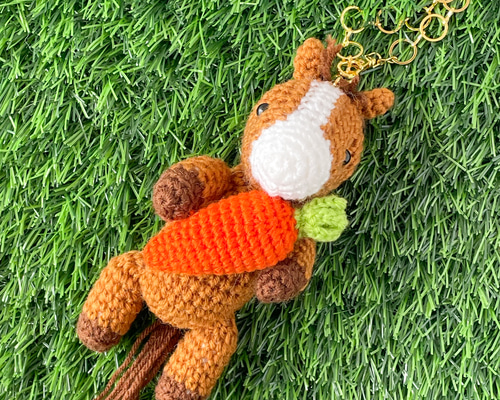 受注製作】人参大好き♡人参を持ったお馬さんバッグチャーム【栗毛
