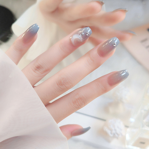 2023.4新作♥即日発送】韓国ファッション ブルー＆月ネイルチップ