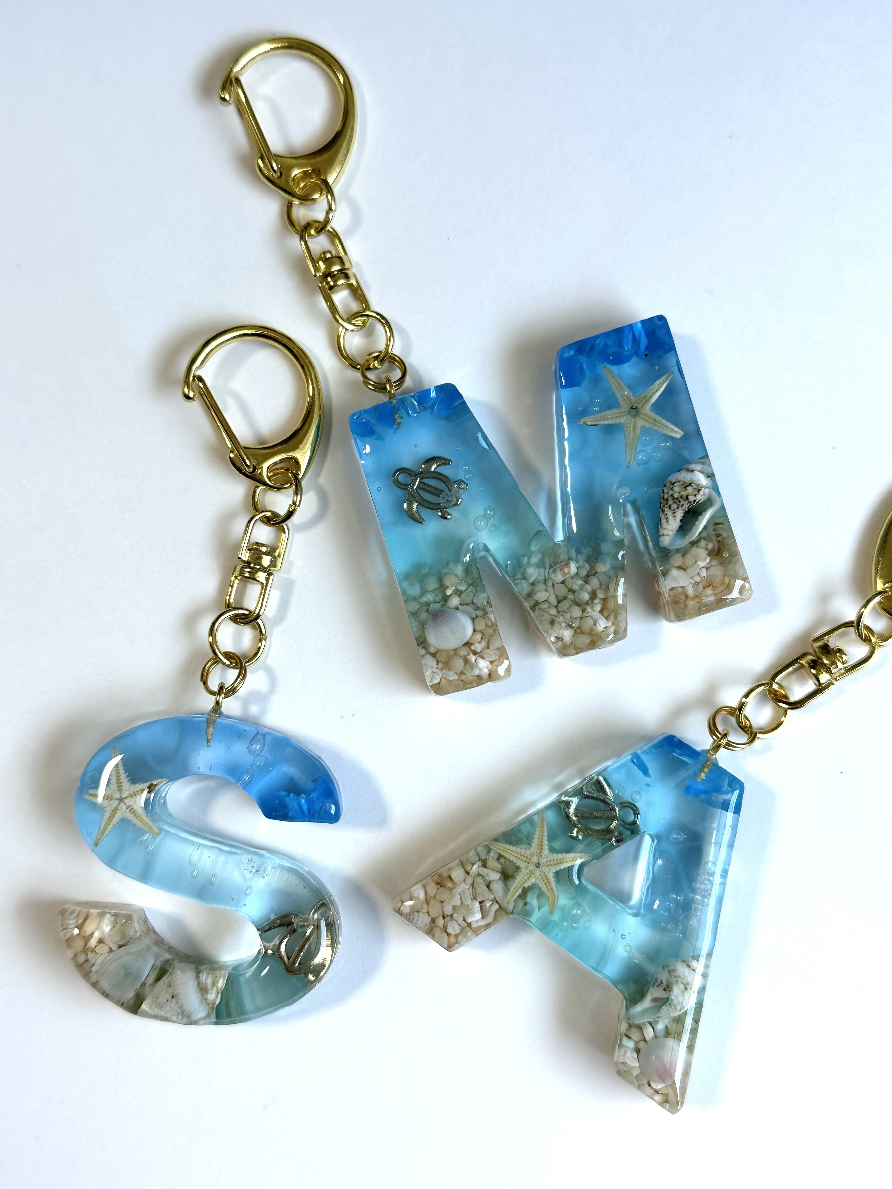 【保障できる】 ♡NK♡海のイニシャルキーホルダー 浜辺の夜空 - チャーム チャーム