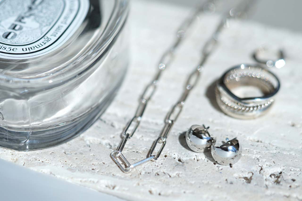 【送料無料】Pt900 ムーンフープピアス 7mm×10mm ペア